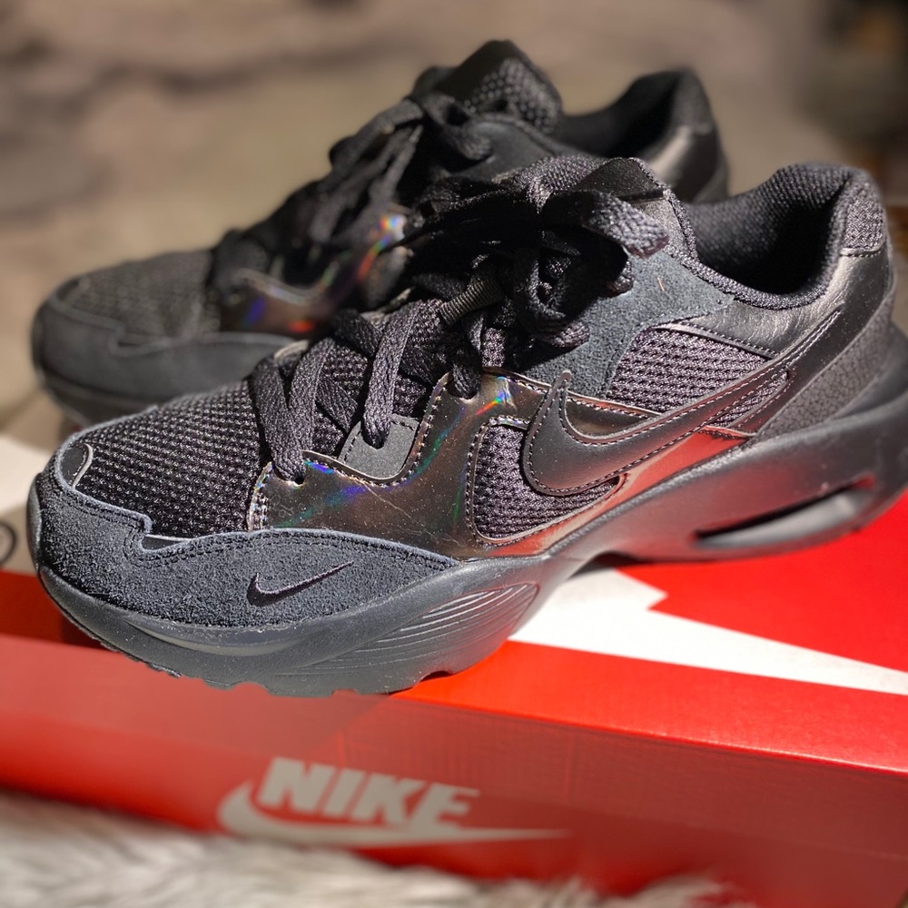 Nike women’s airmax fusion running sneakers